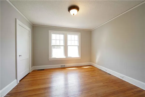 $2,000 | 1500 West Academy Street, Winston-Salem, NC 27103