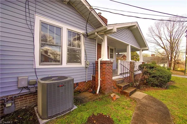 $2,000 | 1500 West Academy Street, Winston-Salem, NC 27103