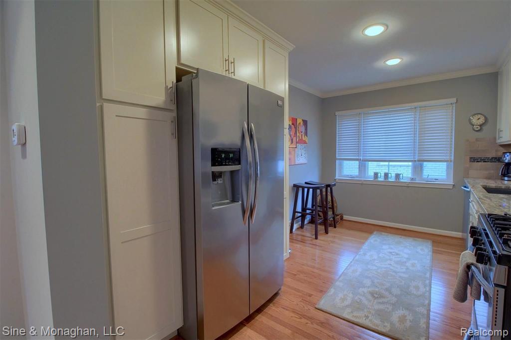 950 Harcourt Road Grosse Pointe Park, MI 48230 - Photo 10 of 30