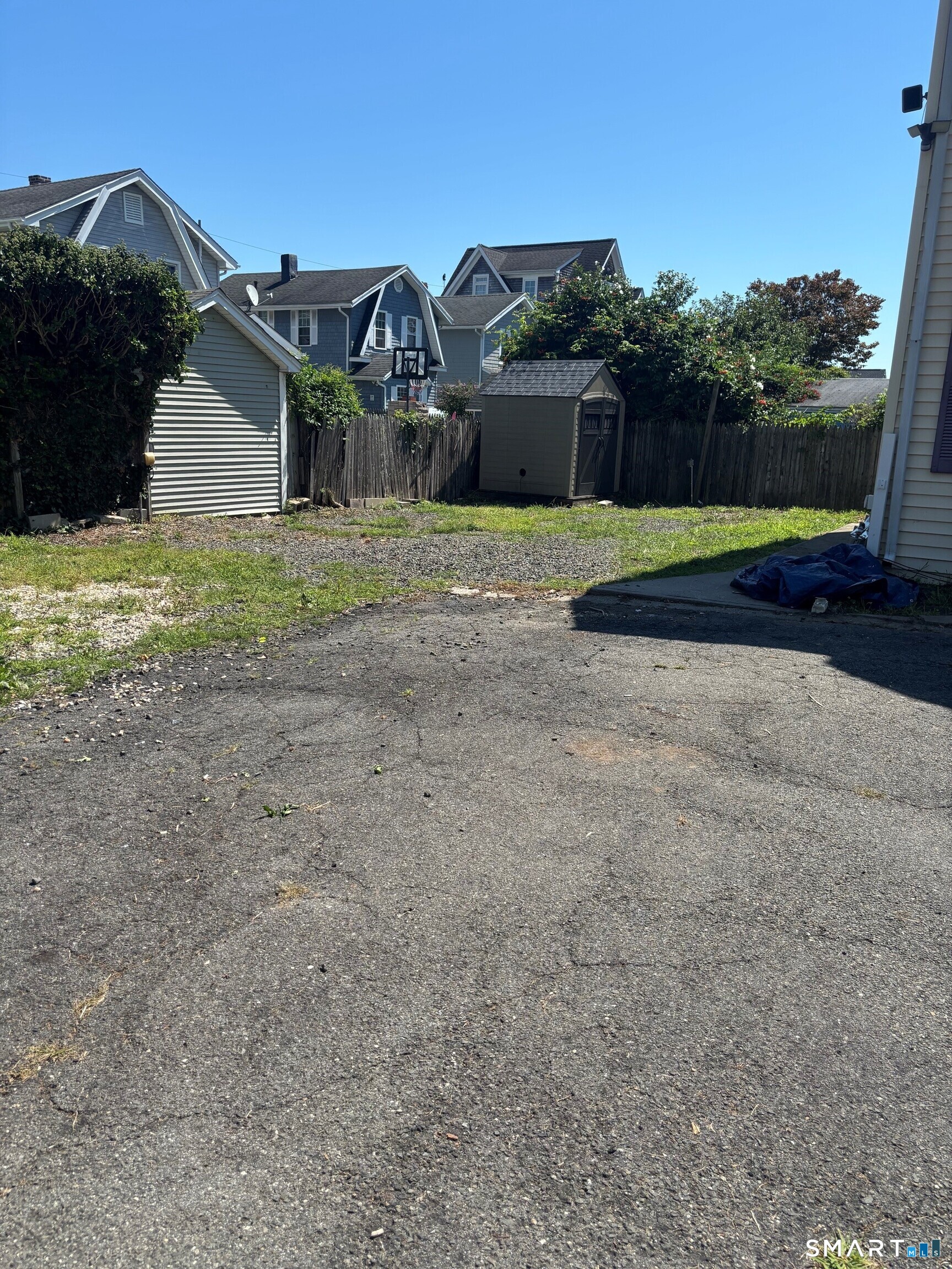 105 Welchs Point Road Milford, CT 06460 - Photo 3 of 24 Gallery Image 3