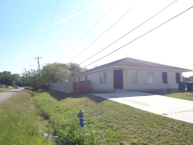 5401 Peacock Street, Unit A Houston, TX 77033 - Photo 2 of 22