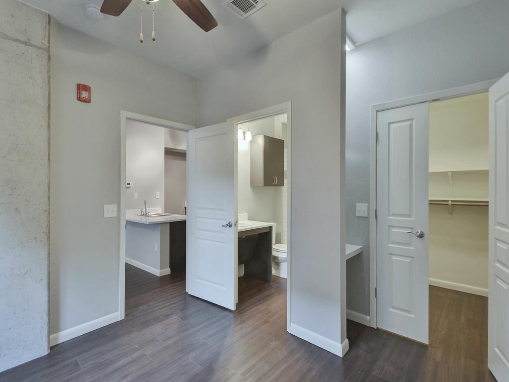 2822 Rio Grande Street, Unit 204 Austin, TX 78705 - Photo 13 of 27
