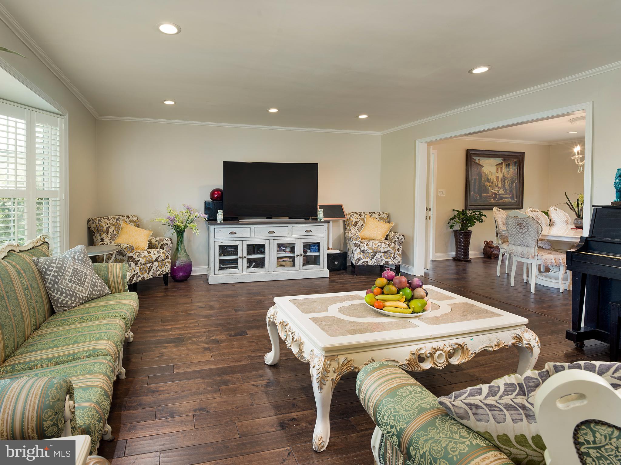 69 Brookmead Road Wayne, PA 19087 - Photo 8 of 28 Living Room