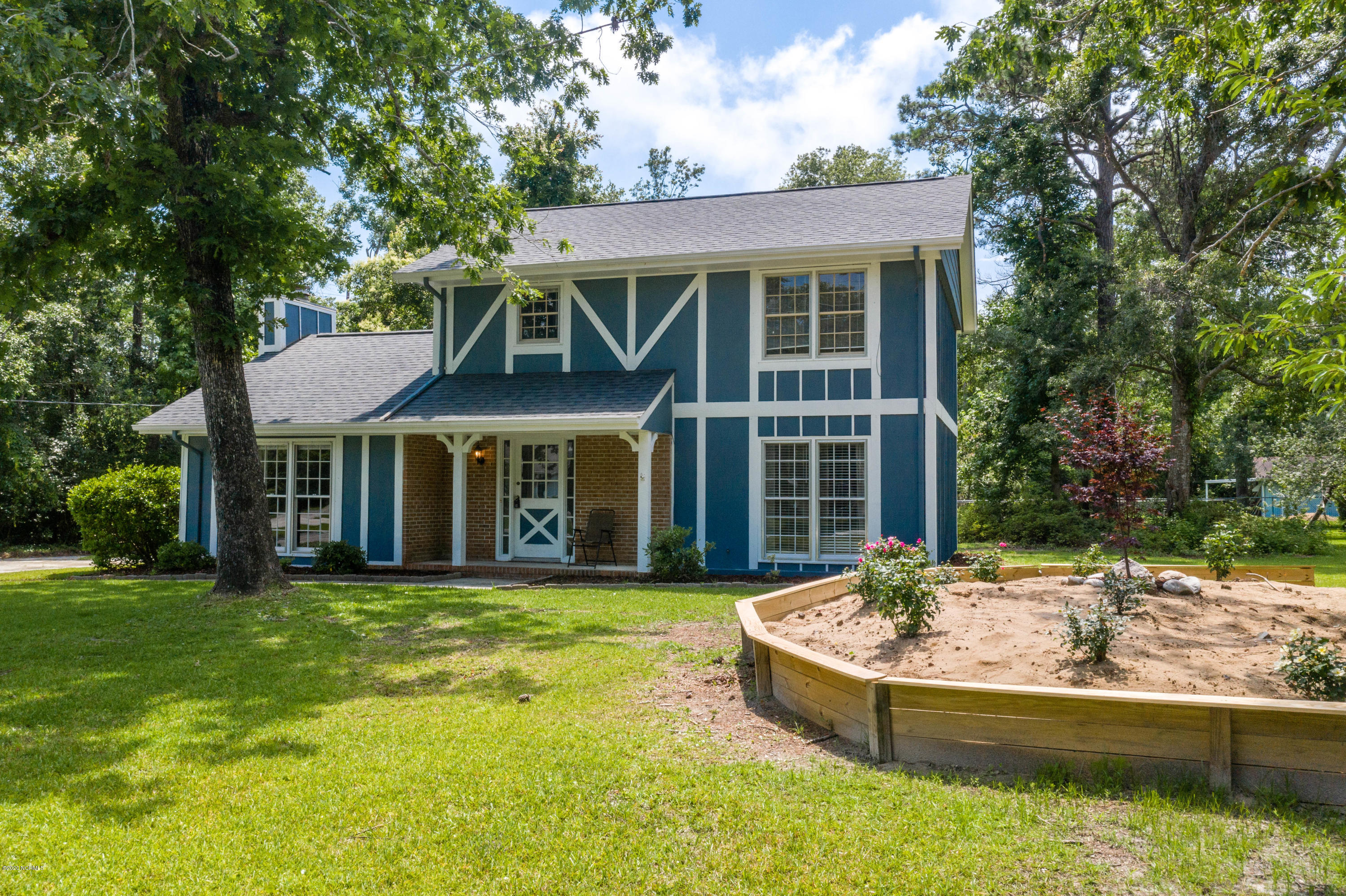 509 Friendly Road Morehead City, NC 28557 - Photo 1 of 32 509 Friendly Rd