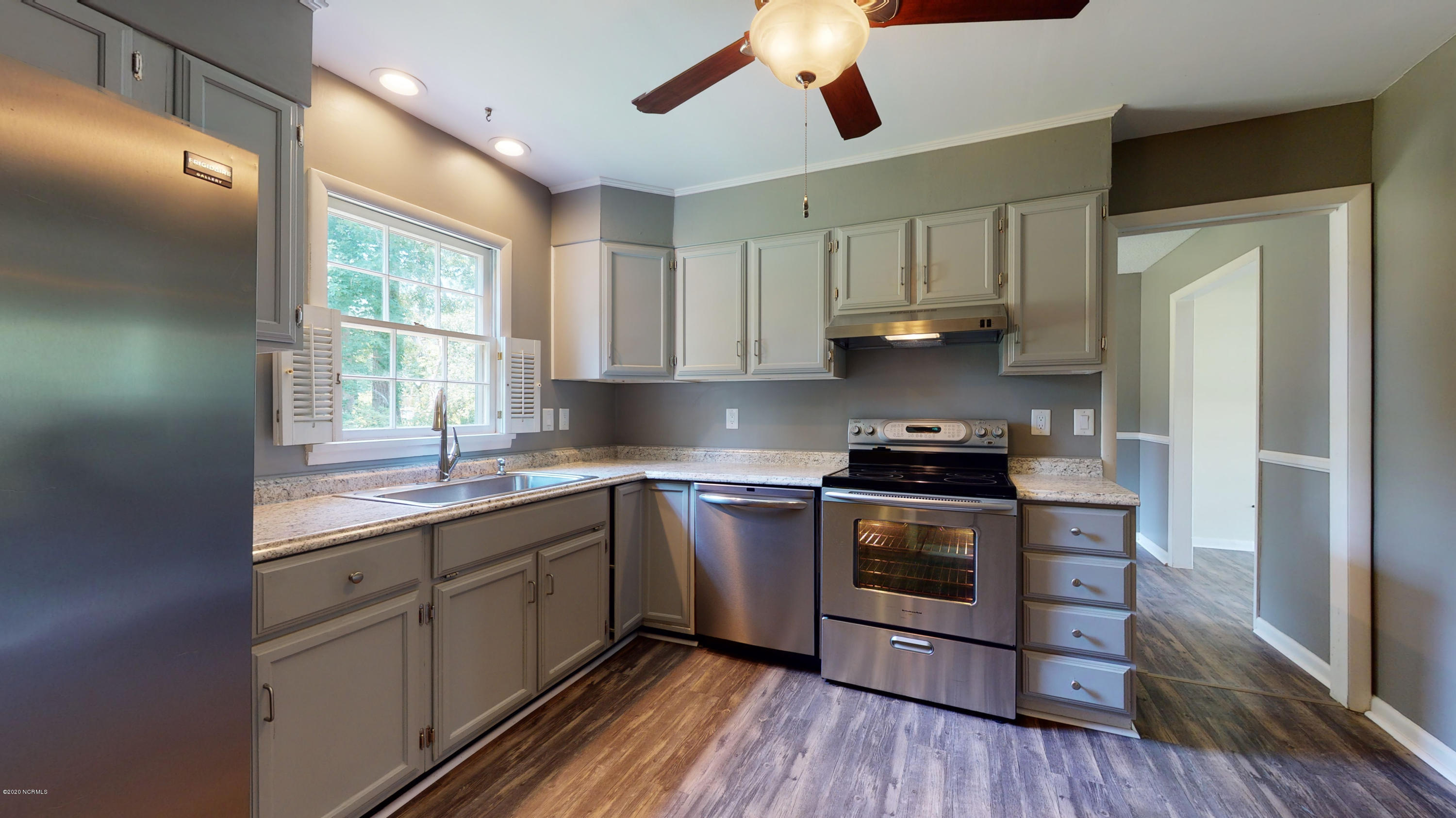 509 Friendly Road Morehead City, NC 28557 - Photo 12 of 32 Kitchen