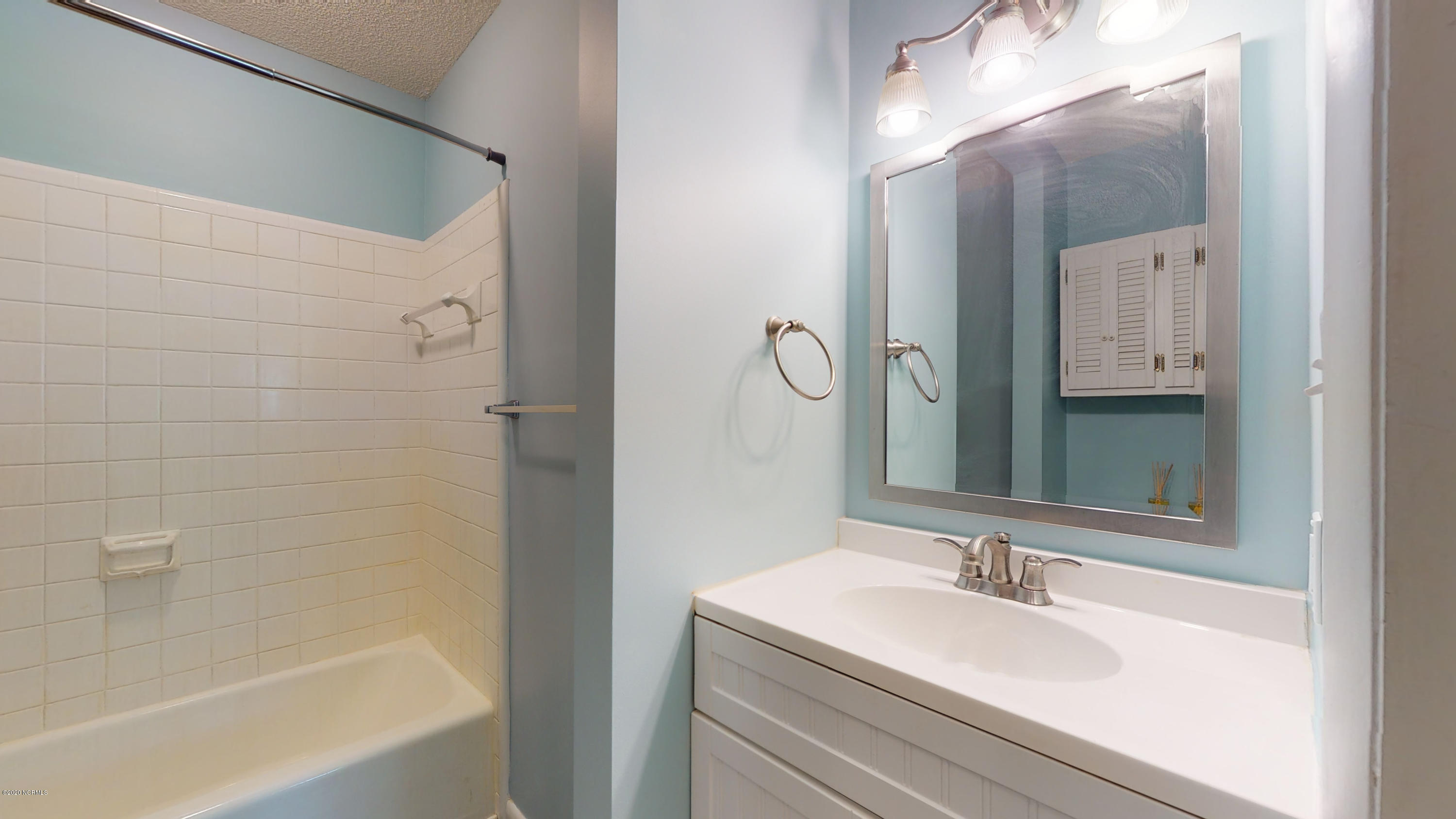 509 Friendly Road Morehead City, NC 28557 - Photo 25 of 32 Bathroom 2