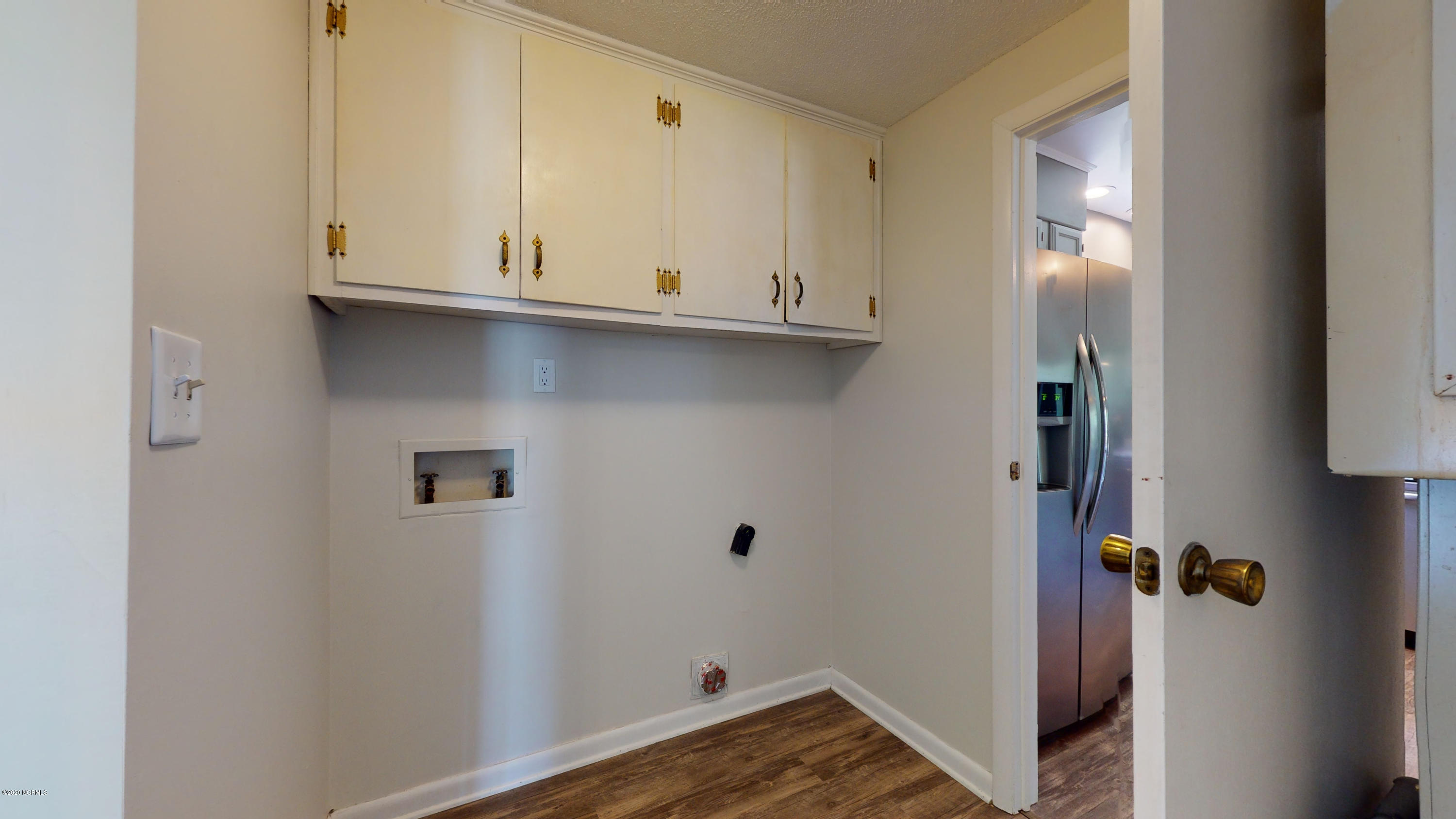 509 Friendly Road Morehead City, NC 28557 - Photo 26 of 32 Laundry Room