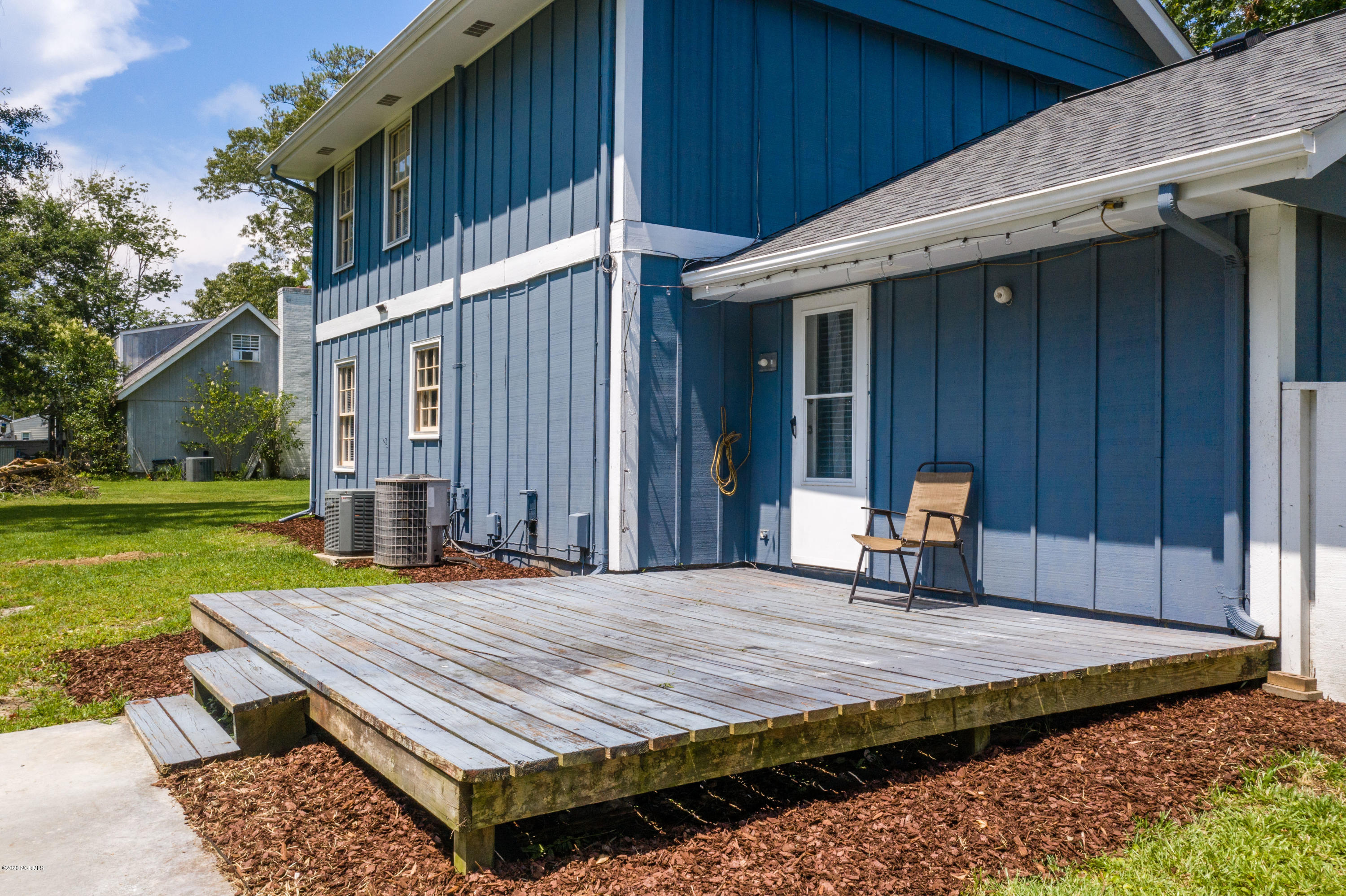 509 Friendly Road Morehead City, NC 28557 - Photo 28 of 32 Back Deck