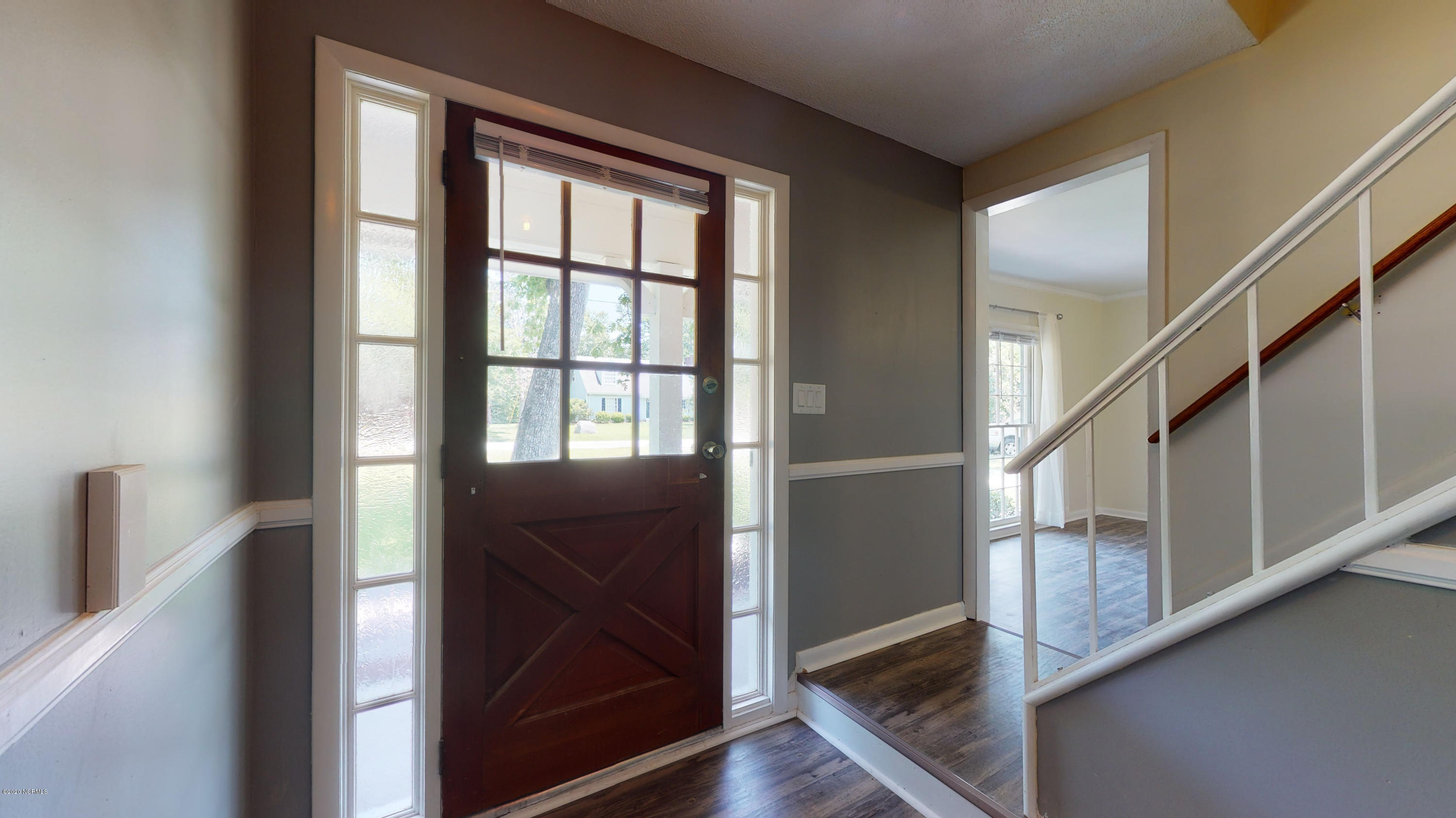 509 Friendly Road Morehead City, NC 28557 - Photo 7 of 32 Foyer