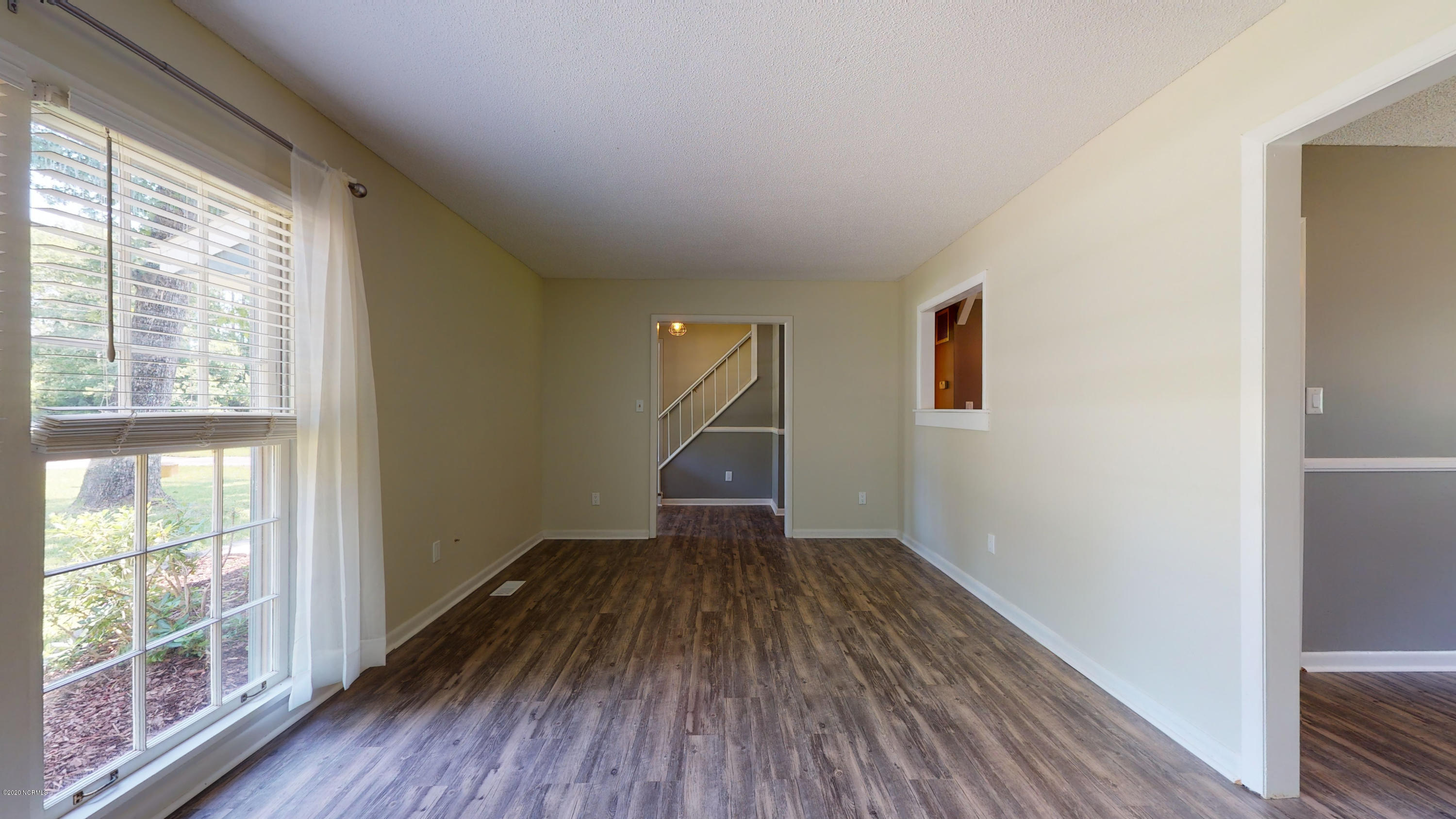 509 Friendly Road Morehead City, NC 28557 - Photo 9 of 32 Living Room