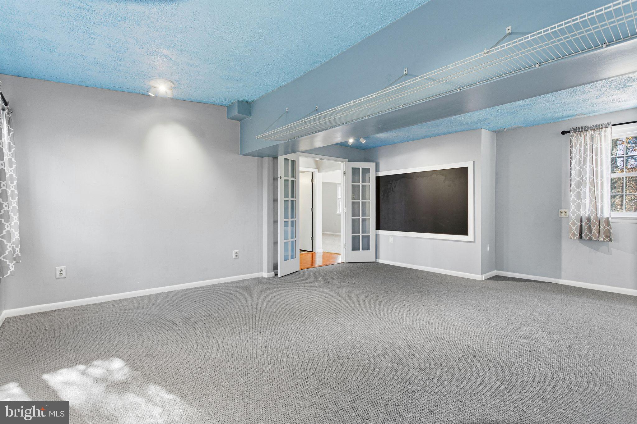 43 Woodside Drive Tabernacle, NJ 08088 - Photo 5 of 35 an empty room with windows