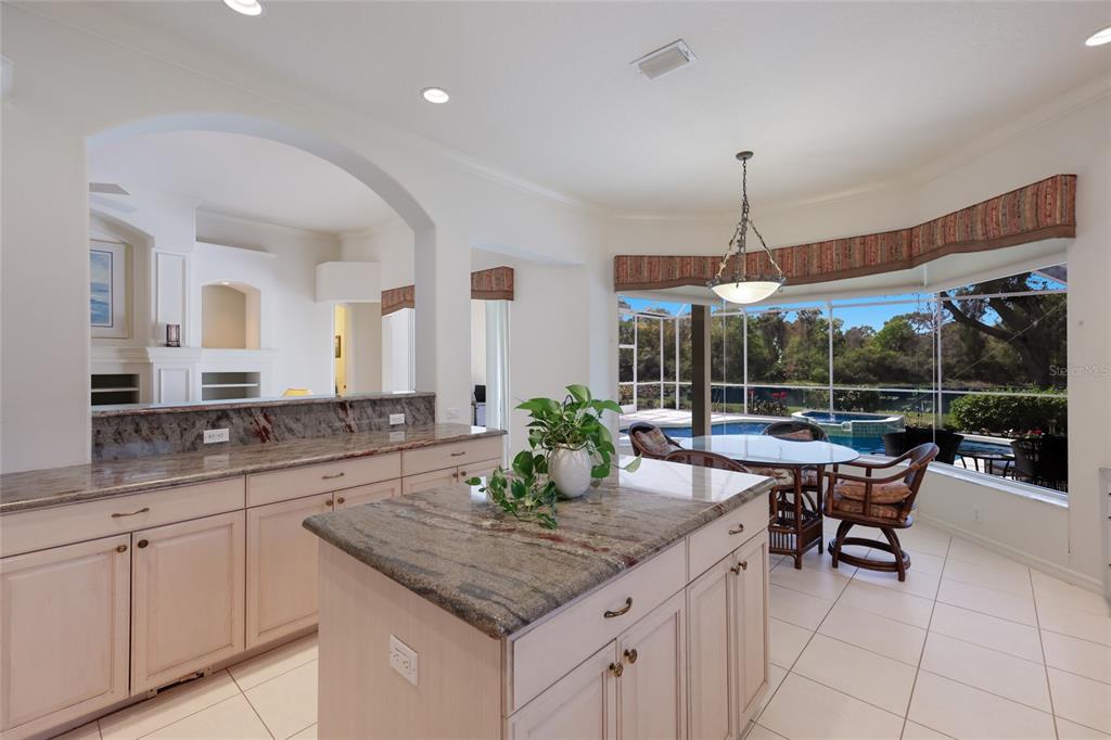 8428 Misty Morning Court Lakewood Ranch, FL 34202 - Photo 13 of 44