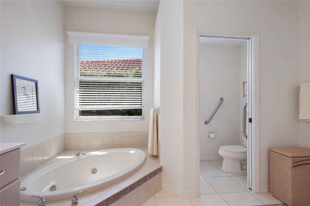 8428 Misty Morning Court Lakewood Ranch, FL 34202 - Photo 20 of 44