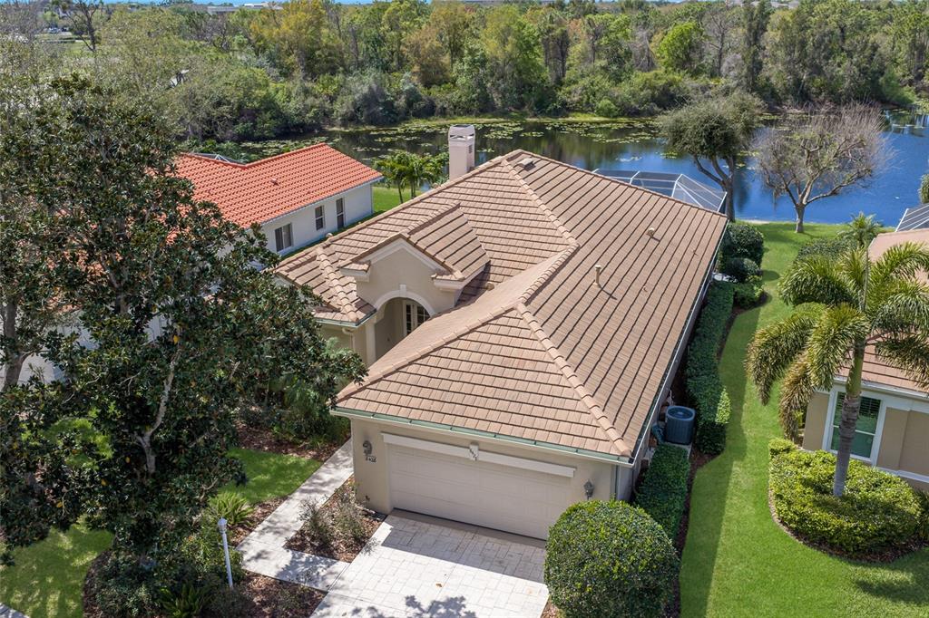 8428 Misty Morning Court Lakewood Ranch, FL 34202 - Photo 2 of 44