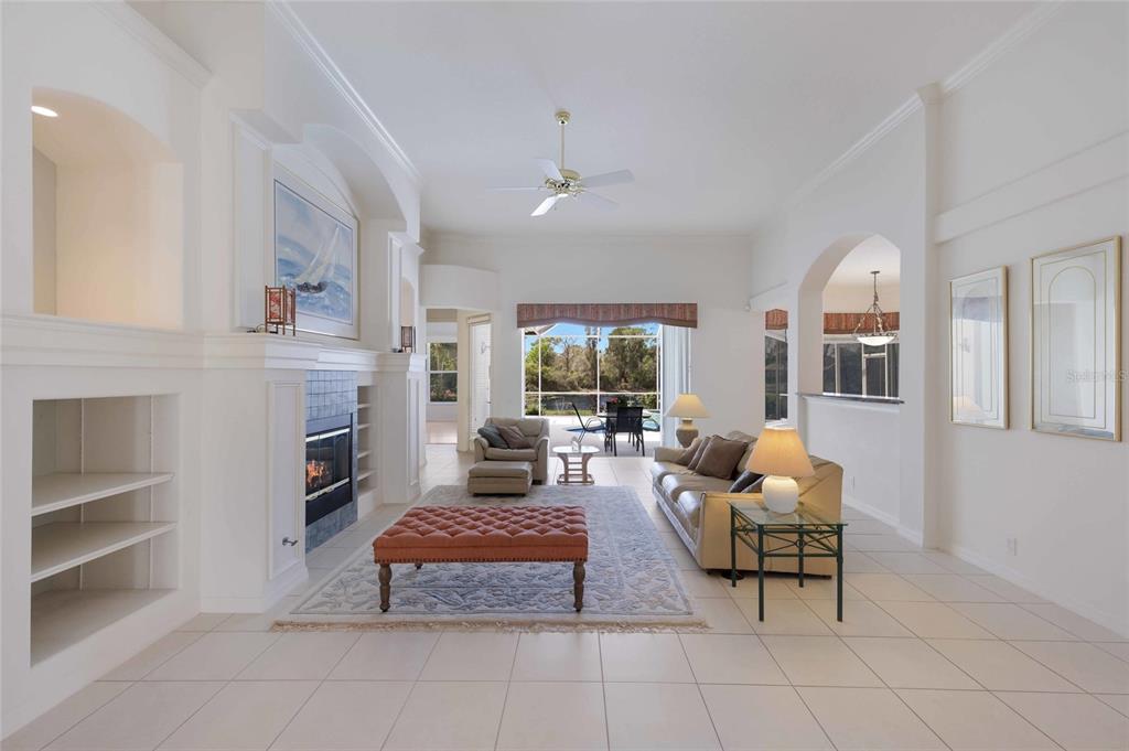 8428 Misty Morning Court Lakewood Ranch, FL 34202 - Photo 5 of 44
