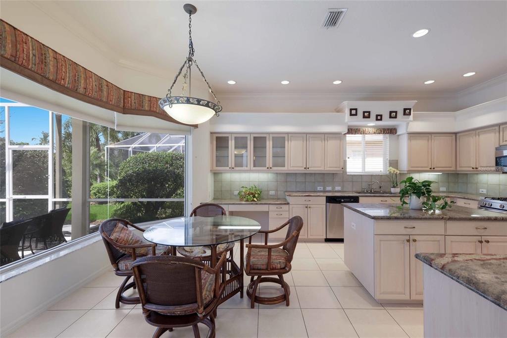8428 Misty Morning Court Lakewood Ranch, FL 34202 - Photo 9 of 44