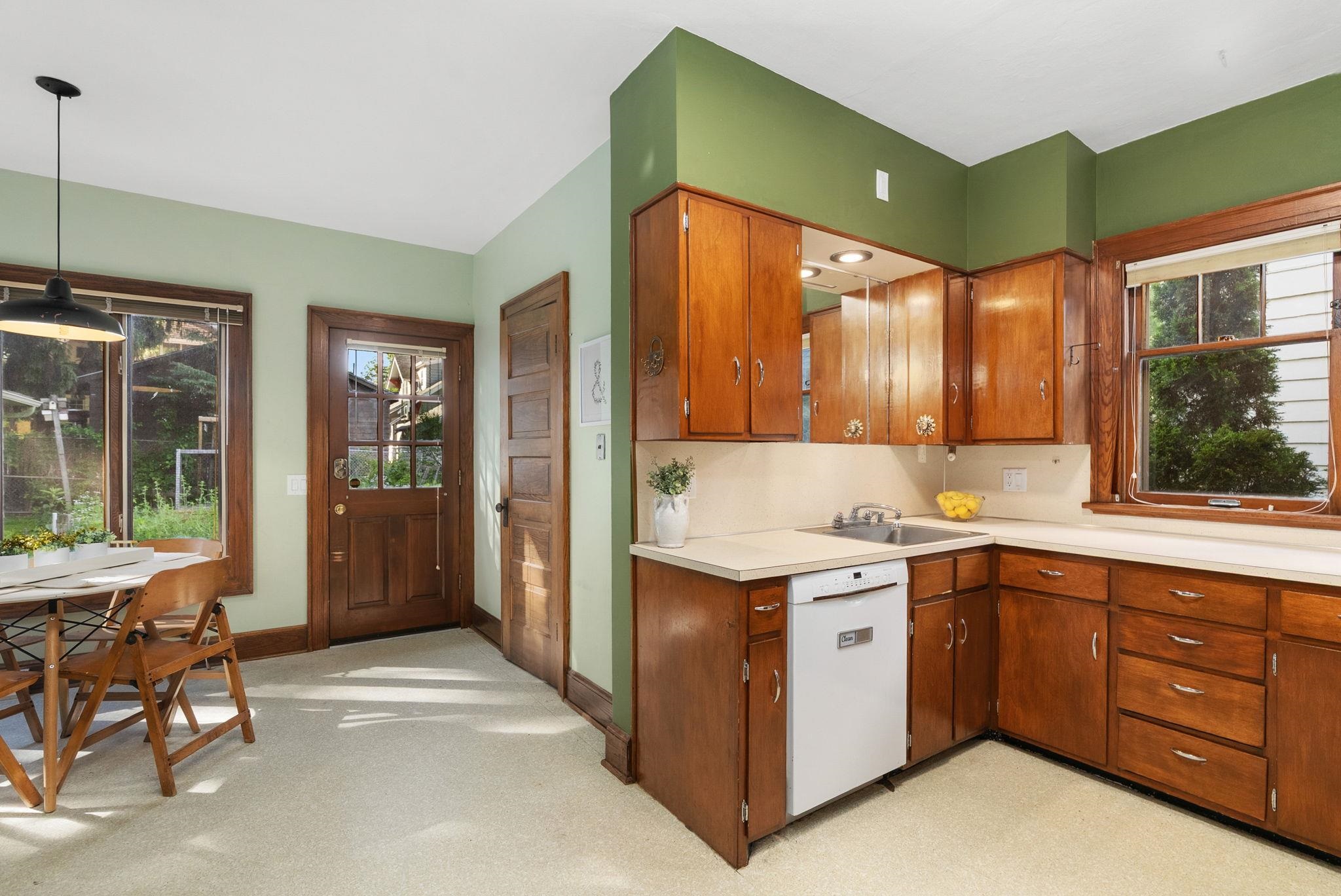 2221 Keyes Avenue Madison, WI 53711 - Photo 15 of 47