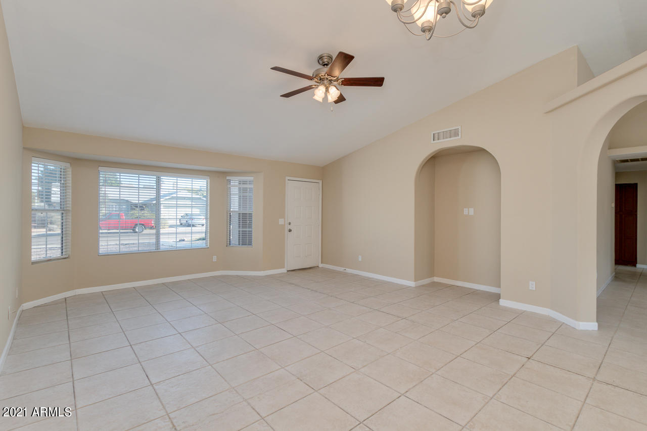 8657 West Monte Vista Road Phoenix, AZ 85037 - Photo 5 of 33 08-Monte Vista