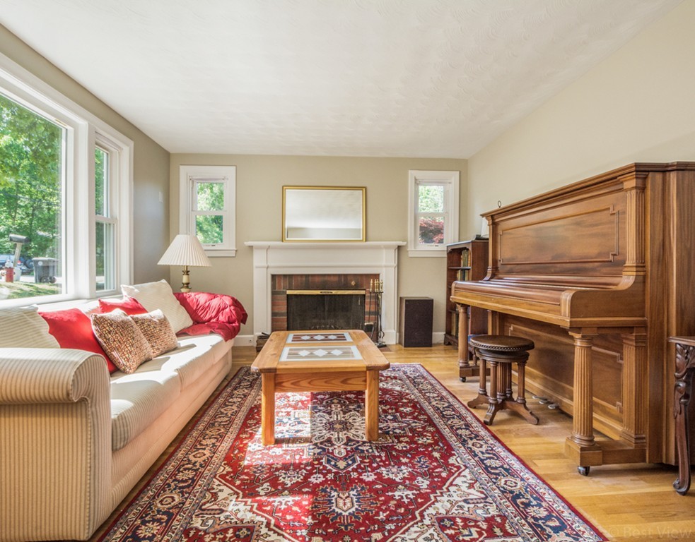 34 Shawsheen Road Bedford, MA 01730 - Photo 3 of 26 Gallery Image 3