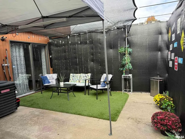 $211,000 | 400 East Hester Street, Carbondale, IL 62901