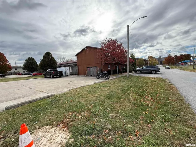 $211,000 | 400 East Hester Street, Carbondale, IL 62901