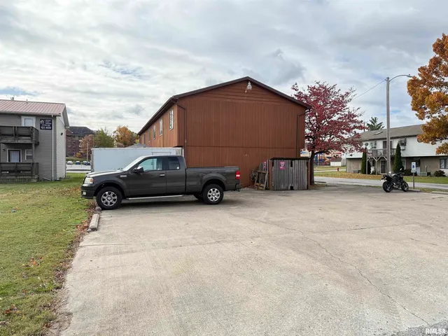 $211,000 | 400 East Hester Street, Carbondale, IL 62901