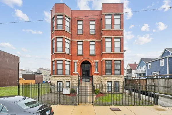 $3,000 | 4345 South Langley Avenue, Unit 1S, Chicago, IL 60653