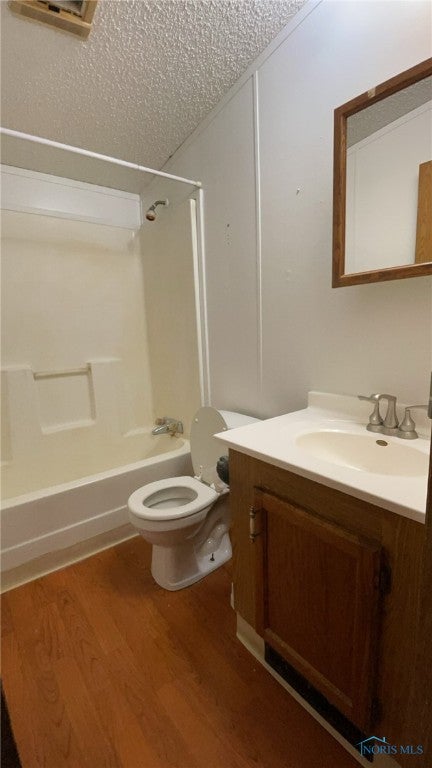 2873 Devils Hole Road, Unit 2 Pemberville, OH 43450 - Photo 16 of 18 Bathroom 2