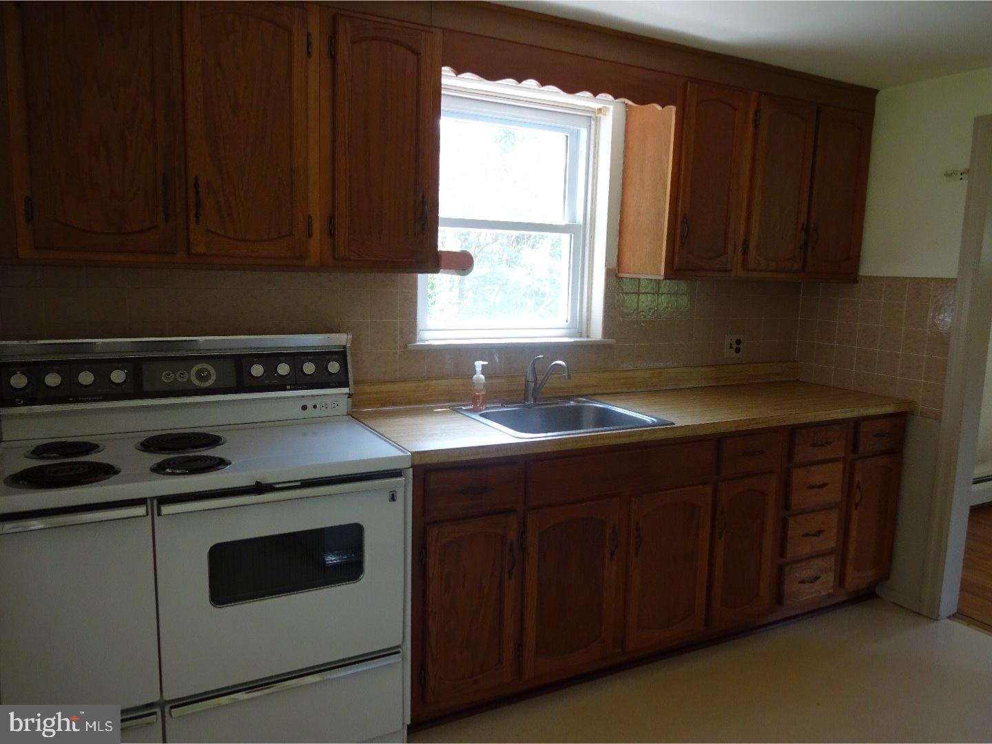 1014 Cardinal Road Audubon, PA 19403 - Photo 10 of 21 Gallery Image 10