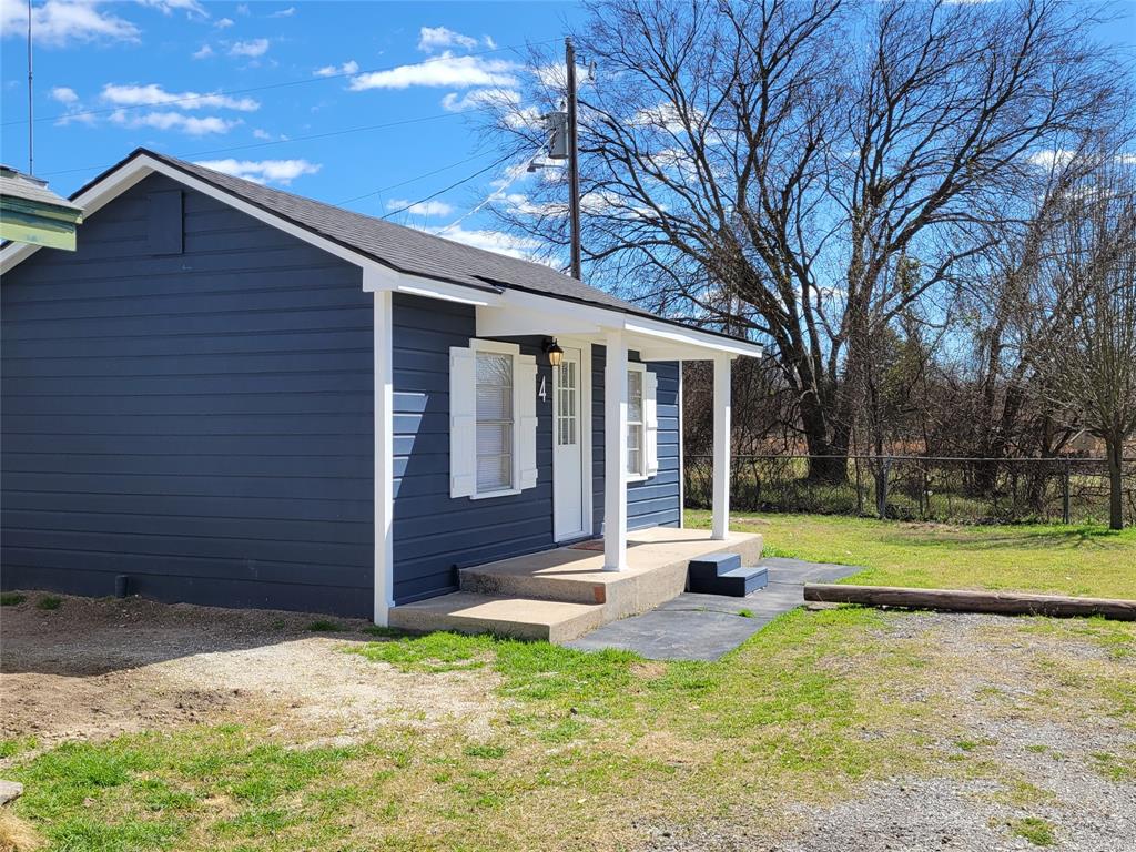 1901 Highway 276, Unit 4 West Tawakoni, TX 75474 - Photo 5 of 11 a swimming pool with outdoor seating