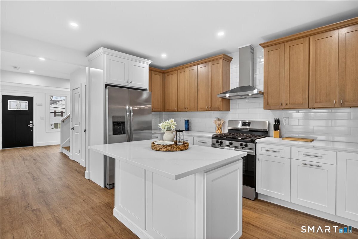 59 Southmayd Road Waterbury, CT 06705 - Photo 4 of 22