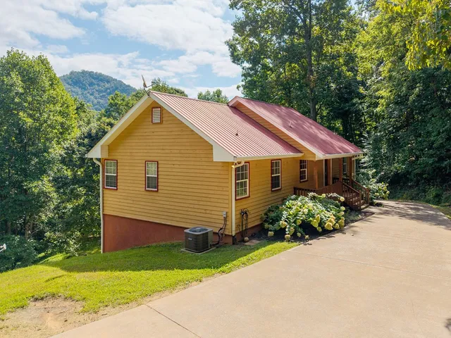 $485,000 | 162 Eagles View Valley, Hayesville, NC 28904