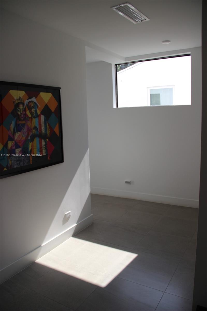 2944 Southwest 27th Terrace, Unit 2944 Miami, FL 33133 - Photo 5 of 44 a view of entryway