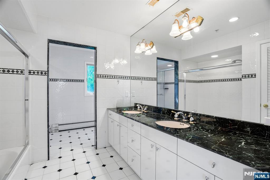646 Teaneck Road Teaneck, NJ 07666 - Photo 11 of 15