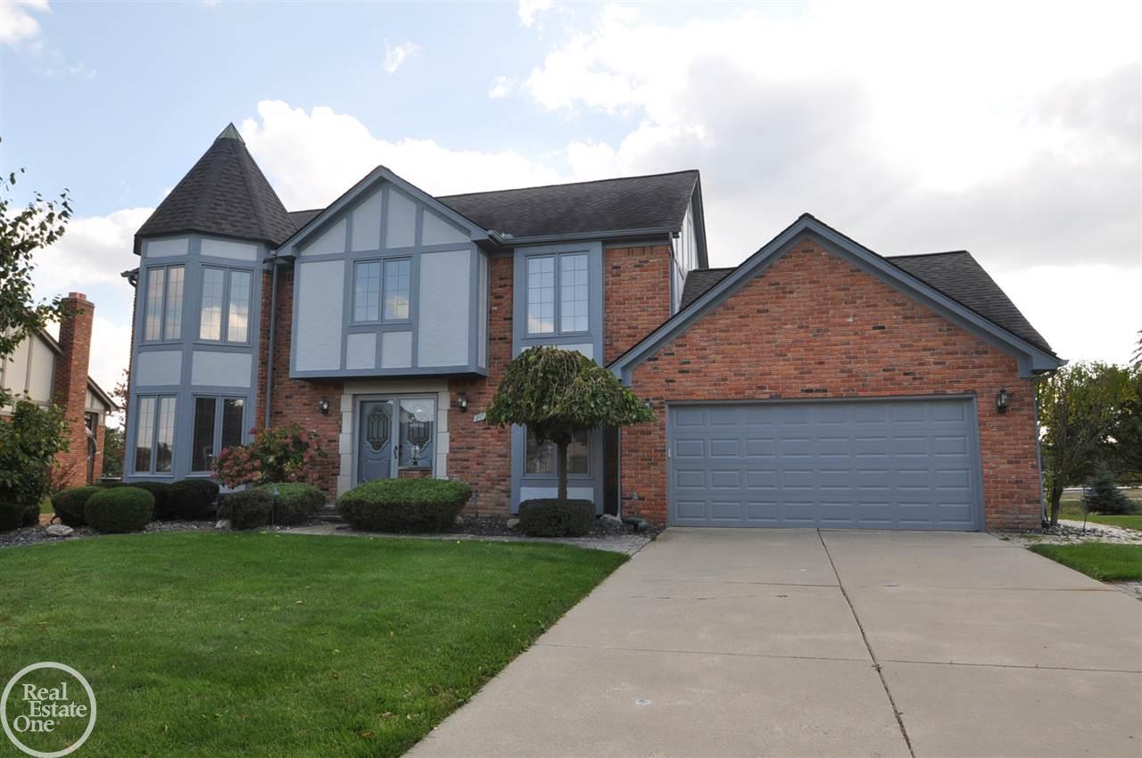 2025 Ridgefield Court Rochester Hills, MI 48306 - Photo 2 of 30