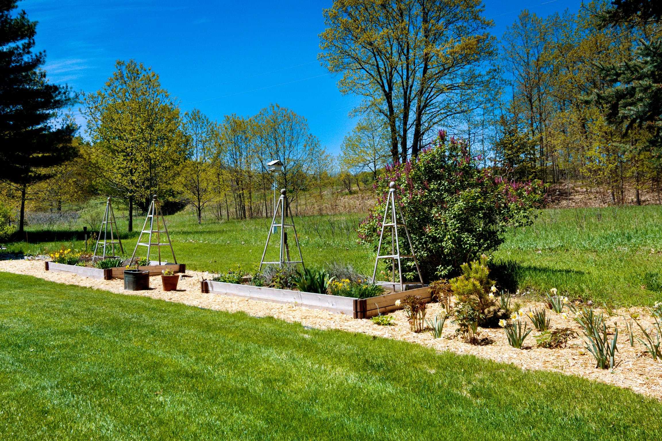11537 Bluff Road Traverse City, MI 49686 - Photo 61 of 95 Gallery Image 61