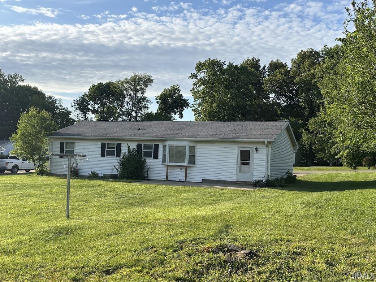 16 Kelly Drive Washington, IN 47501 - Photo 4 of 20