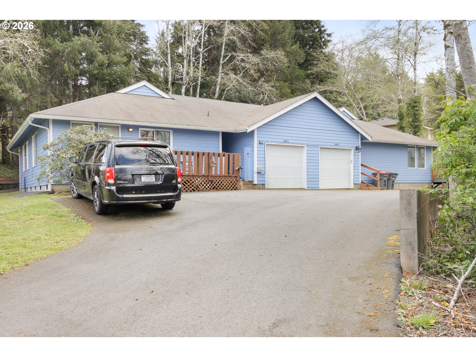1601 Spruce Drive Seaside, OR 97138 - Photo 1 of 7 a car parked in front of house