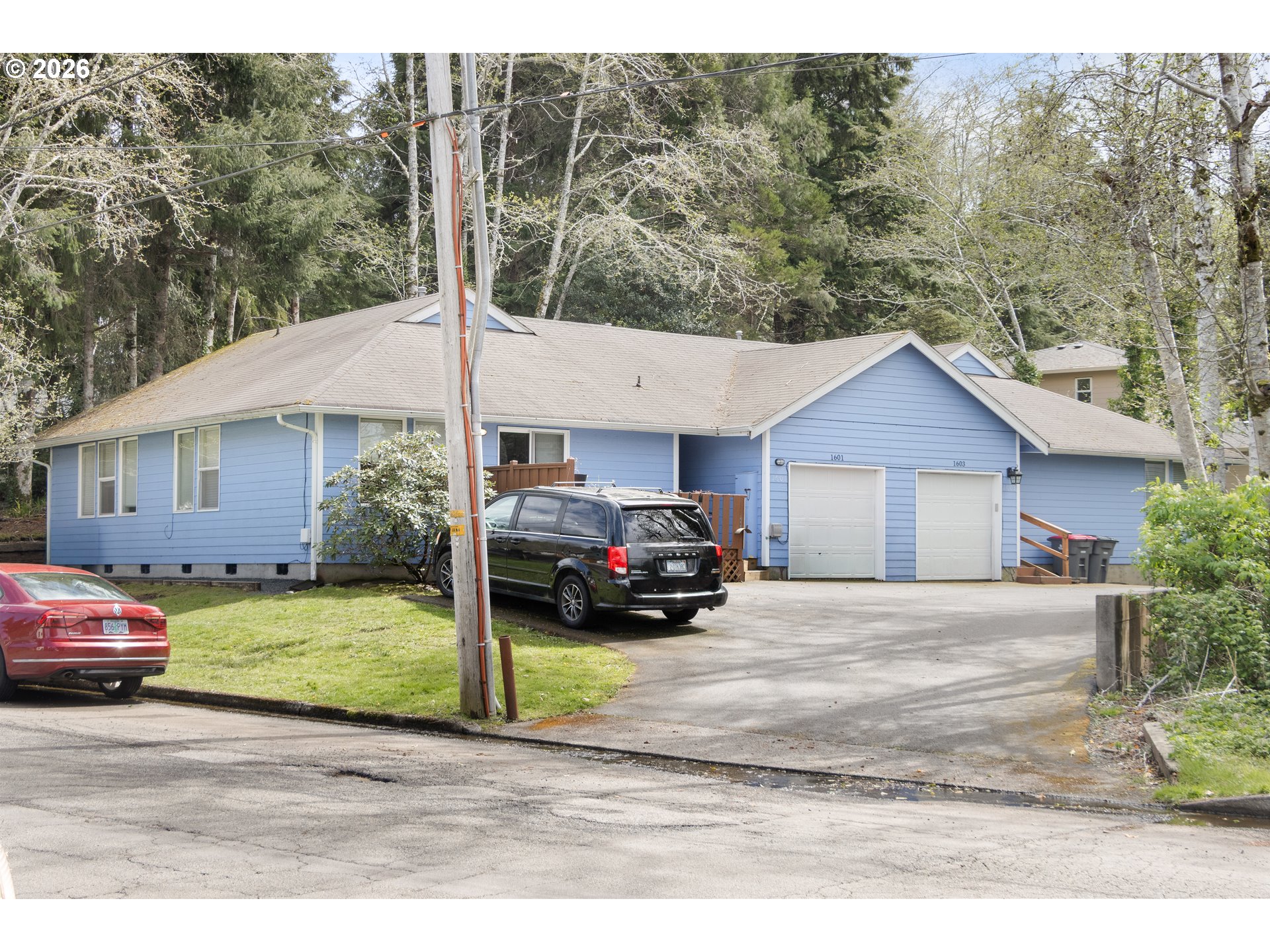 1601 Spruce Drive Seaside, OR 97138 - Photo 2 of 7 a view of a car in front of house