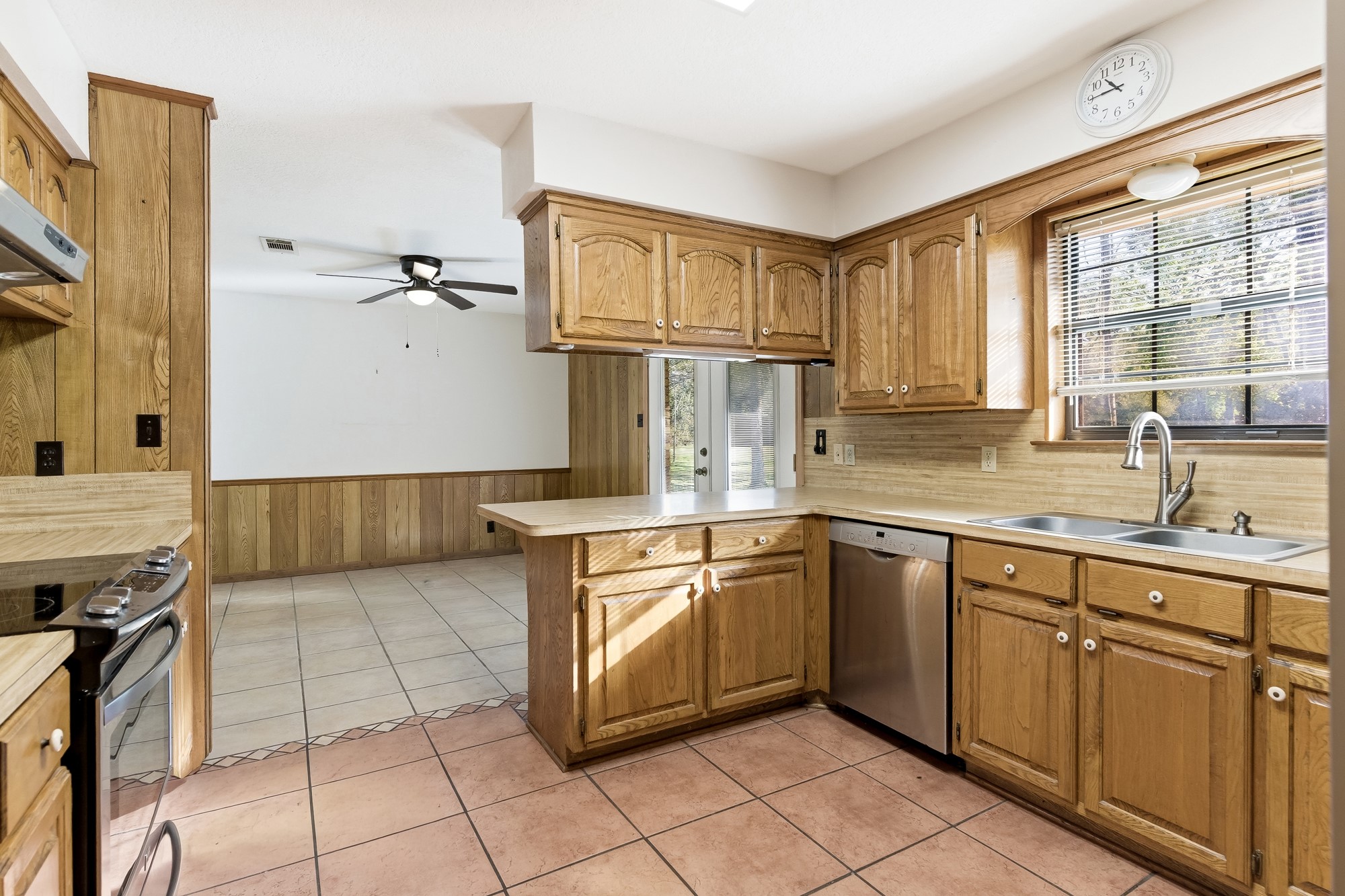 11995 Burrell Cemetery Road Beaumont, TX 77705 - Photo 15 of 43