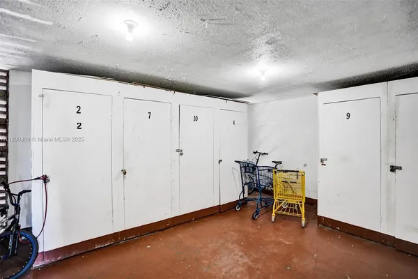 $2,450 | 1811 Jefferson Street, Unit 310, Hollywood, FL 33020