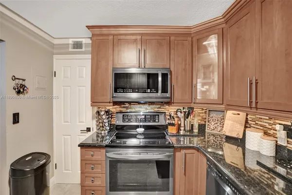 $2,450 | 1811 Jefferson Street, Unit 310, Hollywood, FL 33020