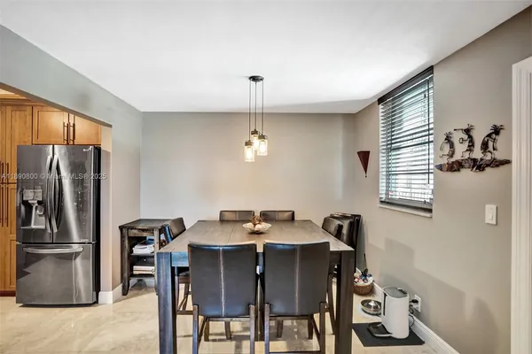 $2,450 | 1811 Jefferson Street, Unit 310, Hollywood, FL 33020