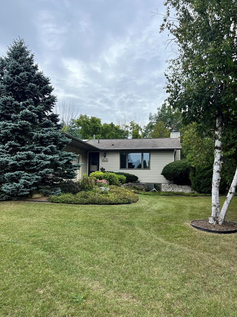 1105 S Ridgeway Avenue Sturgeon Bay, WI 54235 - Photo 5 of 33