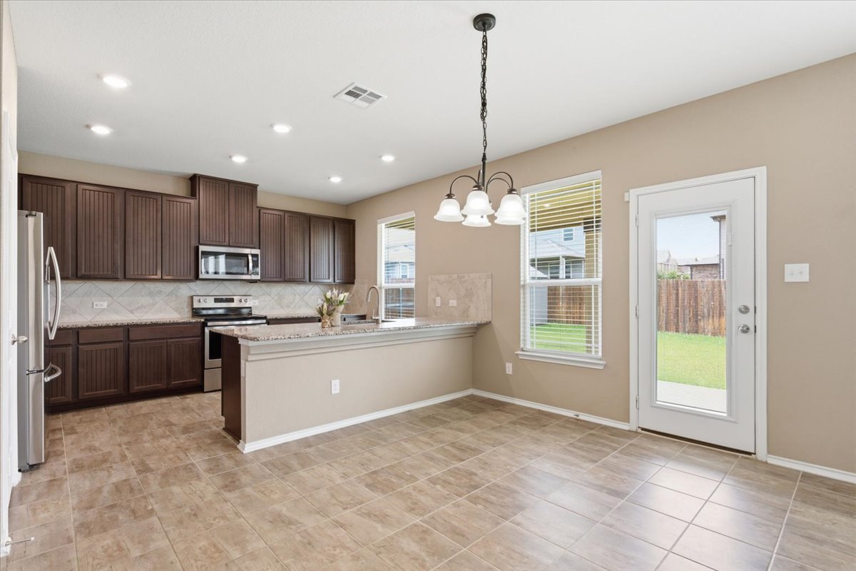 1006 Toltec Trail Georgetown, TX 78626 - Photo 16 of 40
