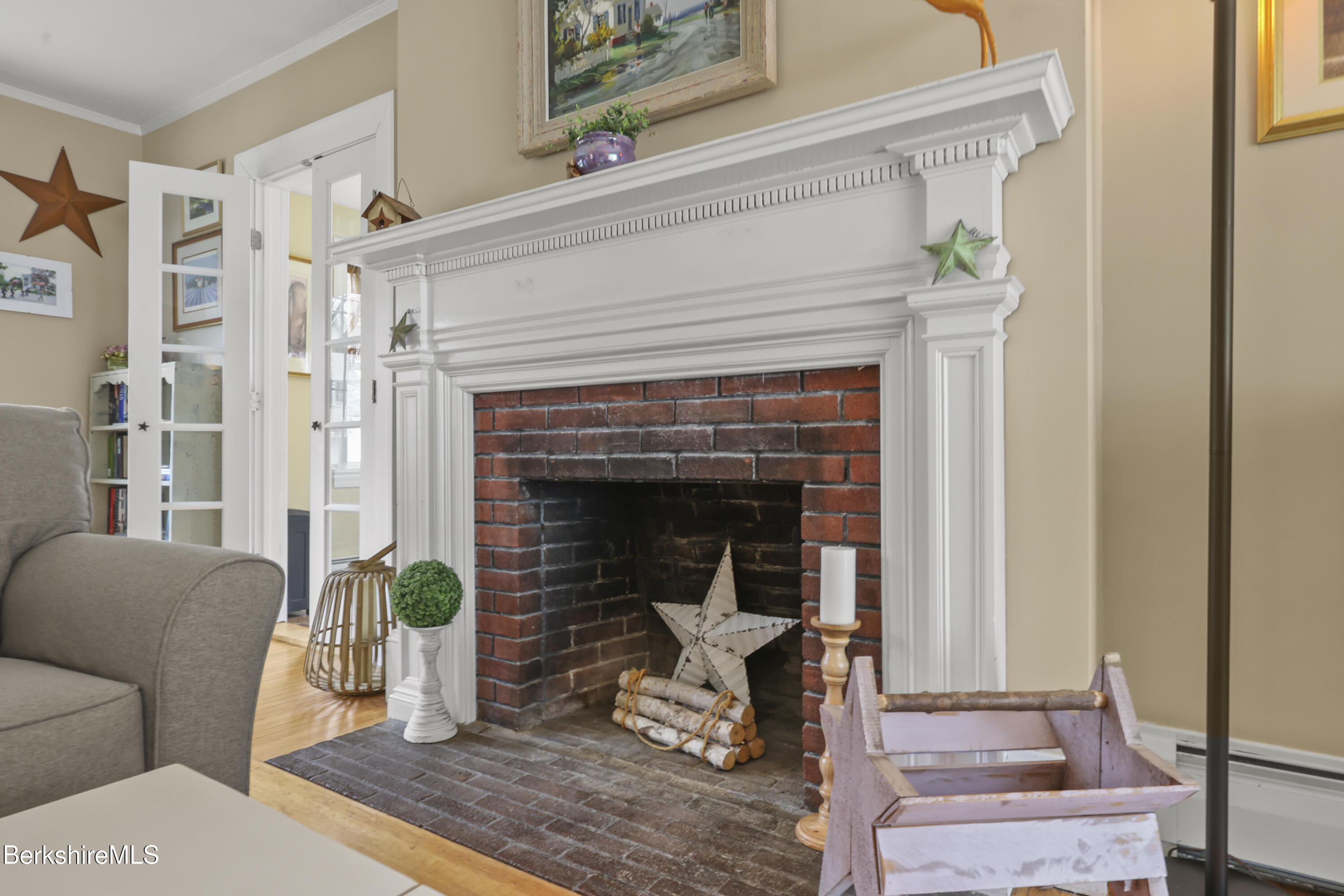 133 Pomeroy Avenue Pittsfield, MA 01201 - Photo 10 of 50 fireplace in living room