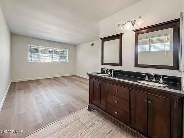 $625,000 | 1752 East Avenida De Las Flores, Thousand Oaks, CA 91362