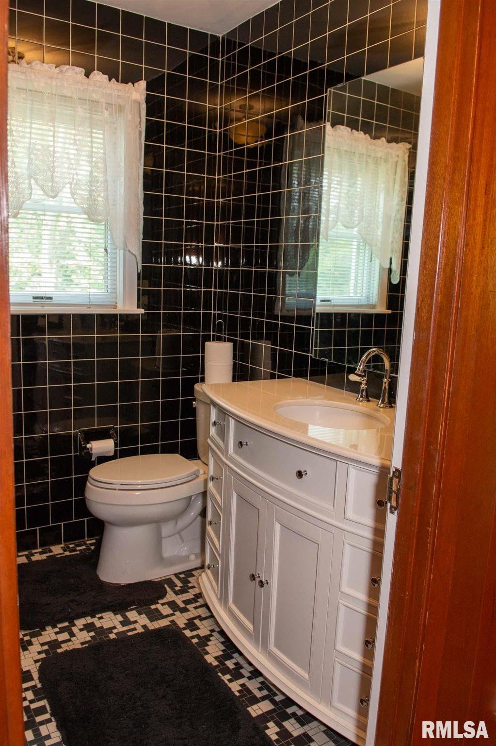 1320 Main Avenue Clinton, IA 52732 - Photo 13 of 49