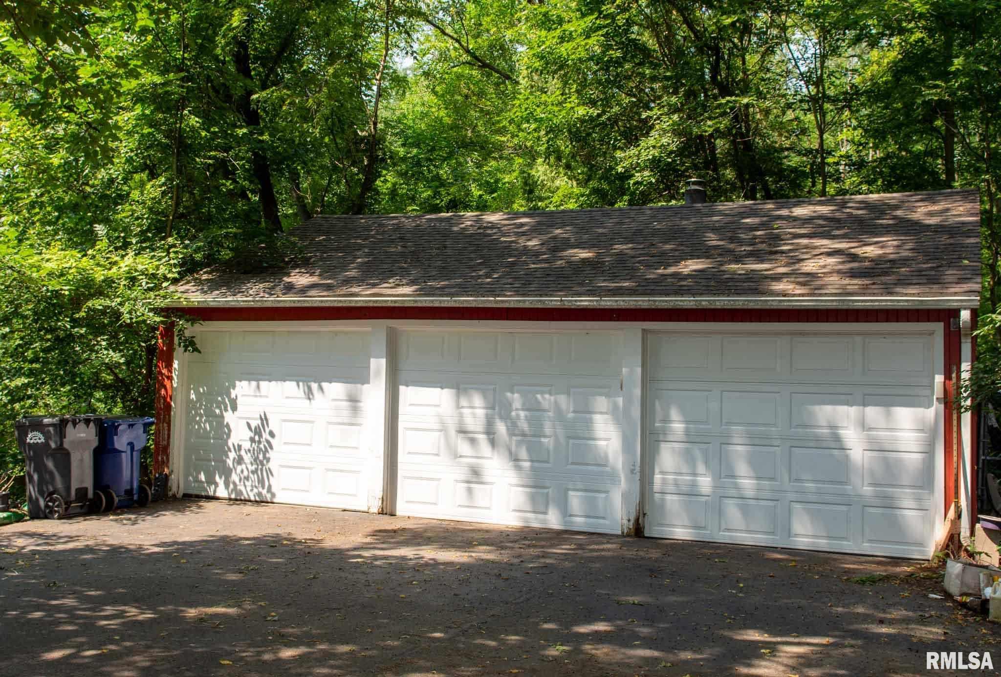 1320 Main Avenue Clinton, IA 52732 - Photo 2 of 49