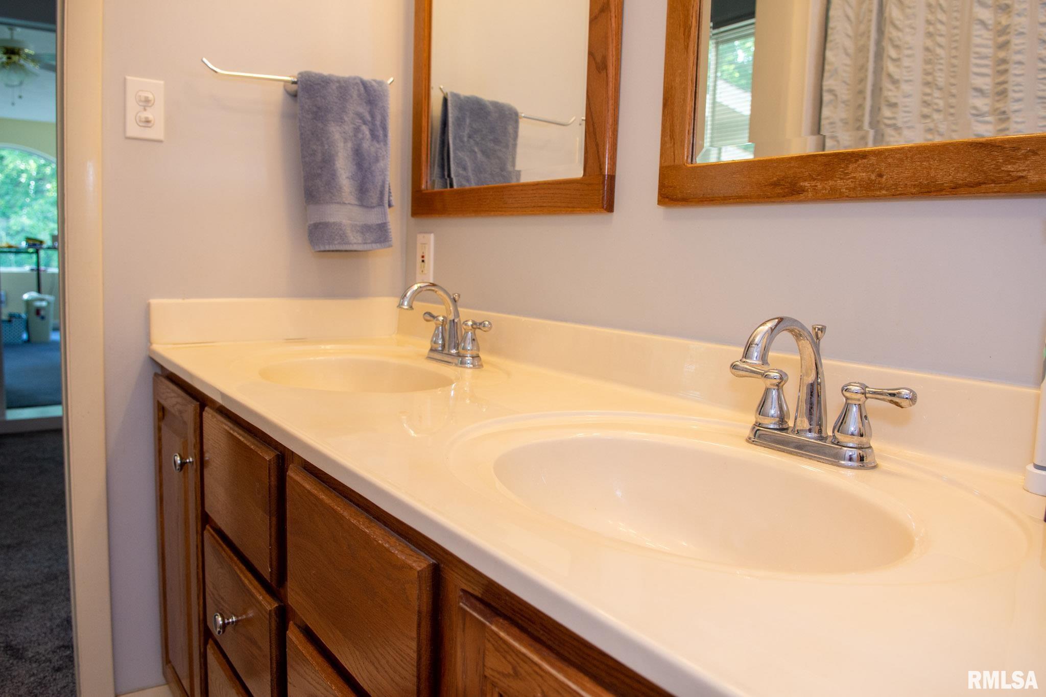 1320 Main Avenue Clinton, IA 52732 - Photo 29 of 49